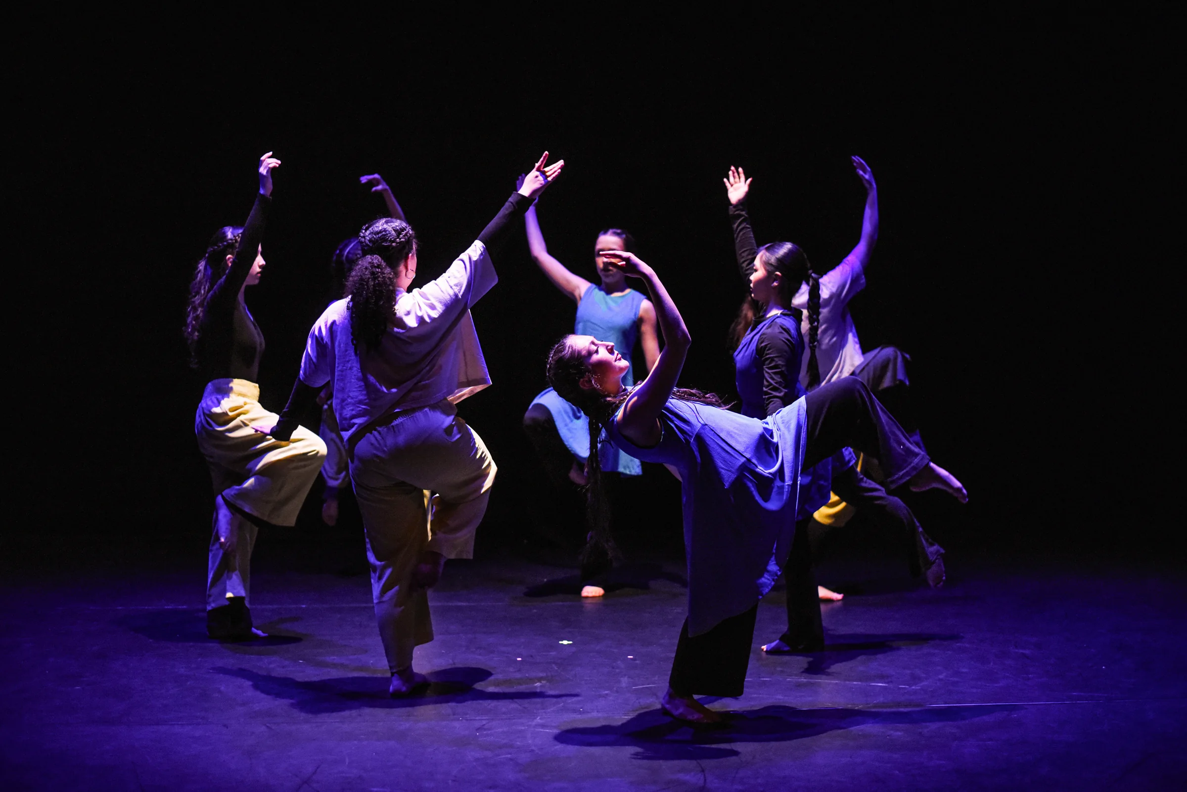 Dancers sharing a performance in Labora